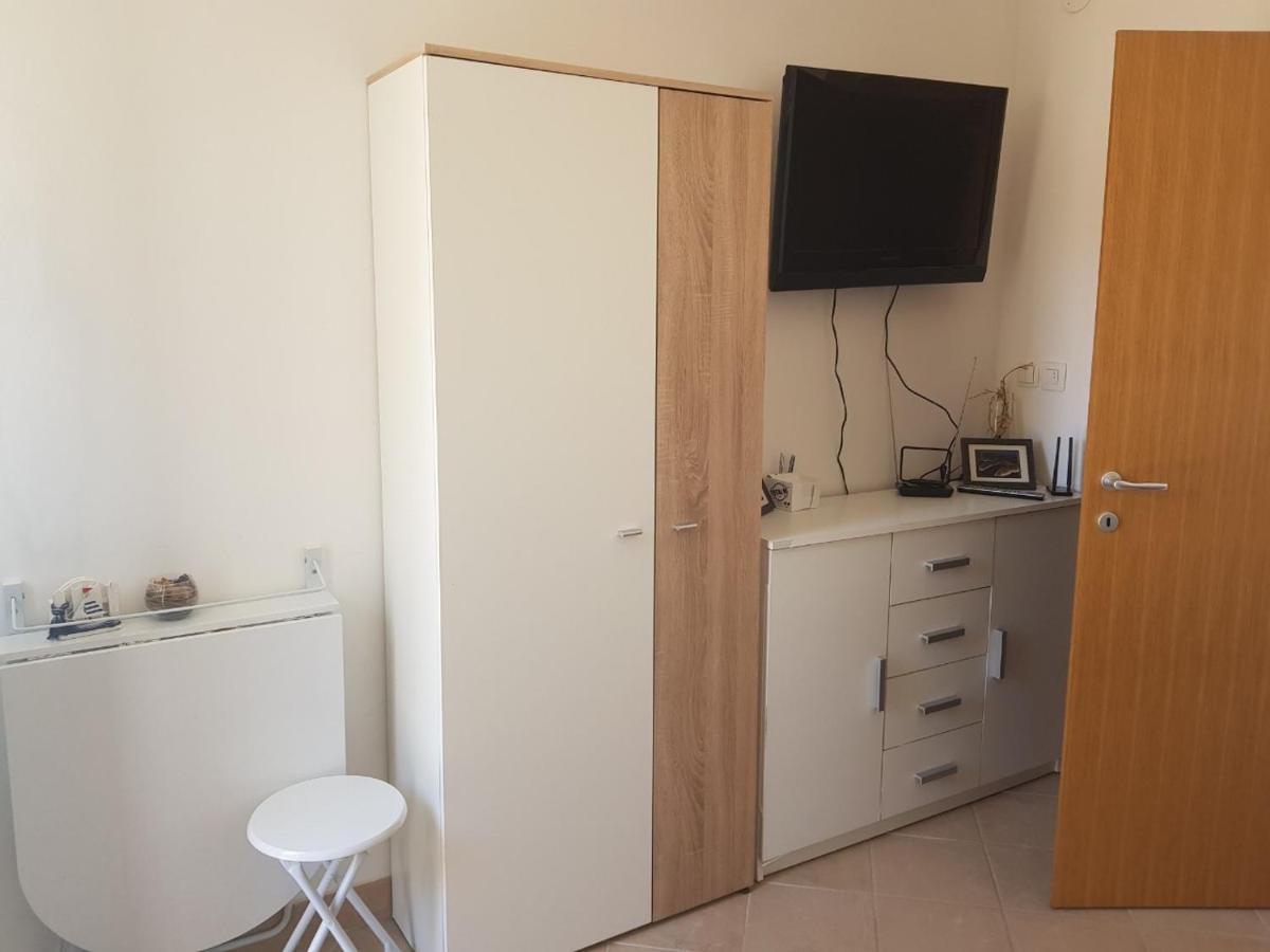 Small Studio Mali Lošinj Kültér fotó